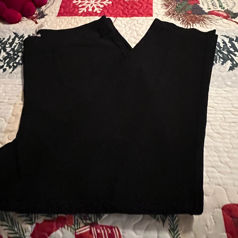 Chicos Fabulously slimming black ankle pants size 3